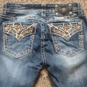 Miss Me Signature Capri 27